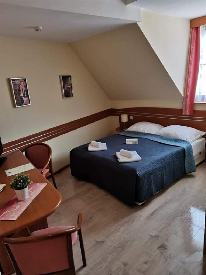 Bed and Breakfast Erhardt Panzio à Sopron Extérieur photo
